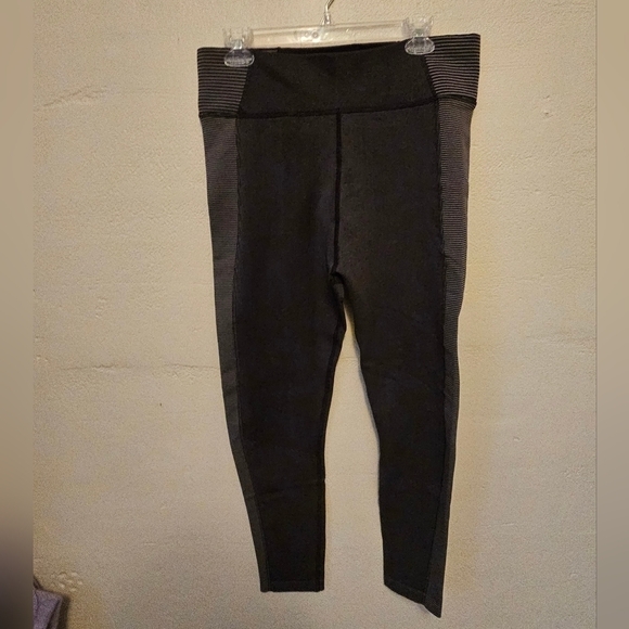 Aerie Offline Seamless High Waisted Two Tone Legging - Picture 7 of 10